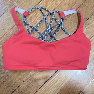 Lululemon sports bra size 6